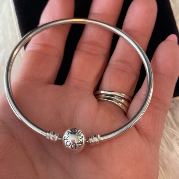 Pandora Moments Bangle - Picture 11 of 16